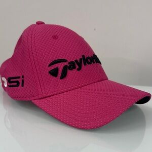TaylorMade Women's Fuchsia Golf Cap